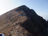 9 sguardo verso la croce della cima